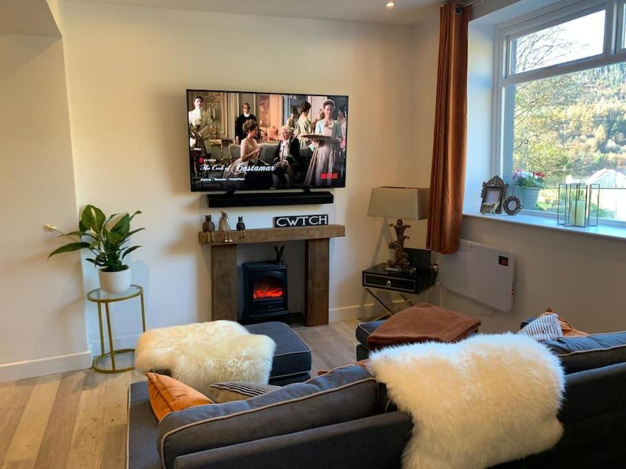 Renovated Miner'S Cottage - Family & Dog Friendly Abertillery Bagian luar foto