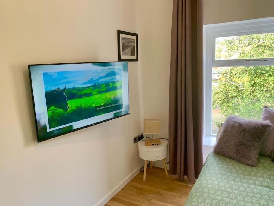 Renovated Miner'S Cottage - Family & Dog Friendly Abertillery Bagian luar foto
